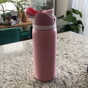 Owala Rosy Dreams Whole Foods Water Bottle 32oz